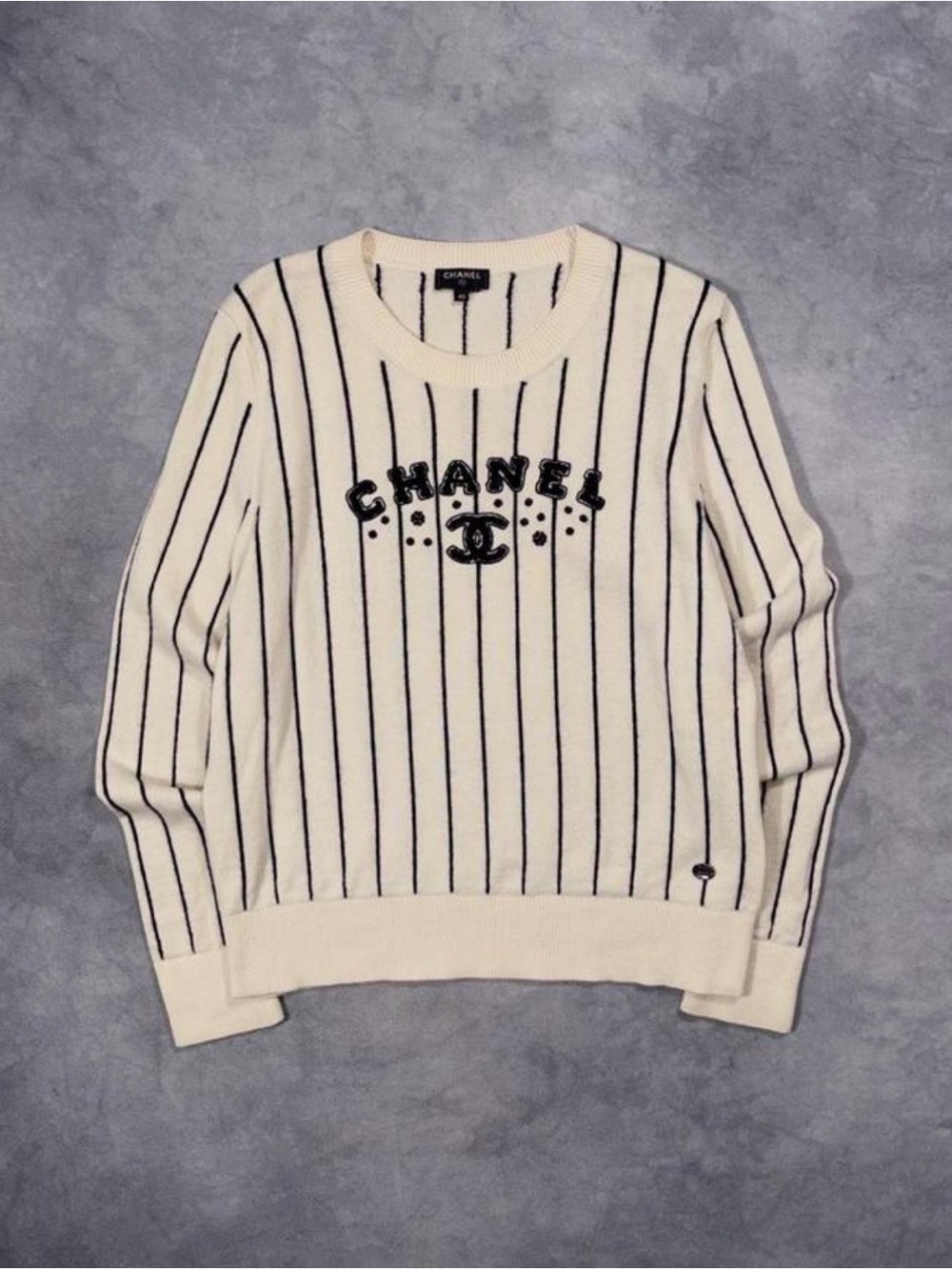 Authentic CHANEL Cashmere Black Stripe Knit Crewneck Sweater Size 40 (US 8-10) - Picture 9 of 9